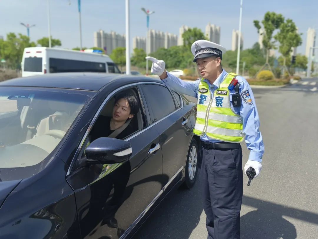 湖北交通警察丨杂交秘密